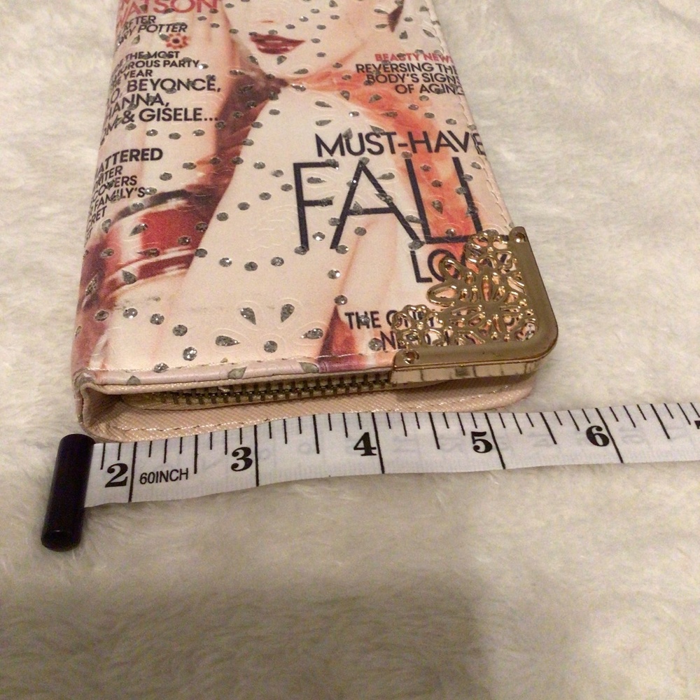 Vogue wallet or clutch - Picture 5 of 8